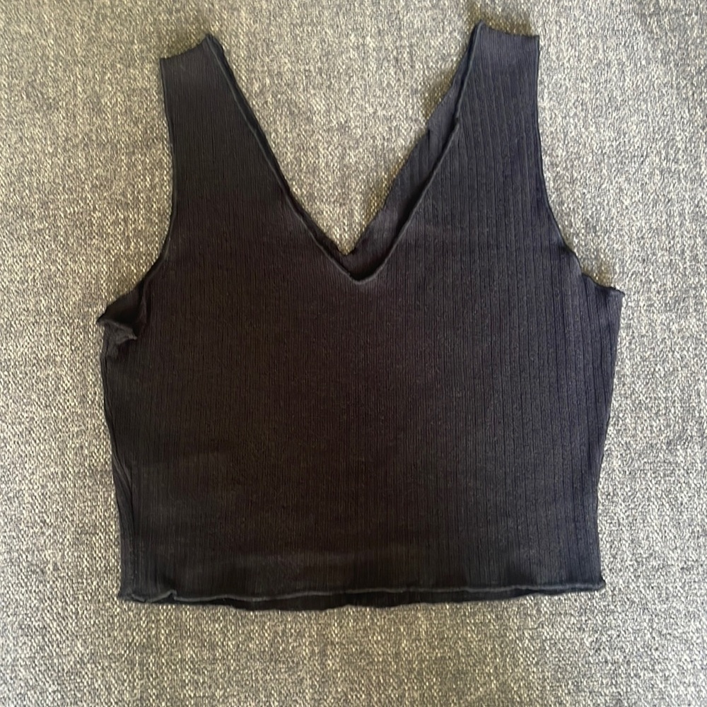 NWOT Solid Ruffle Trim Black Cropped Tank Top Size Medium